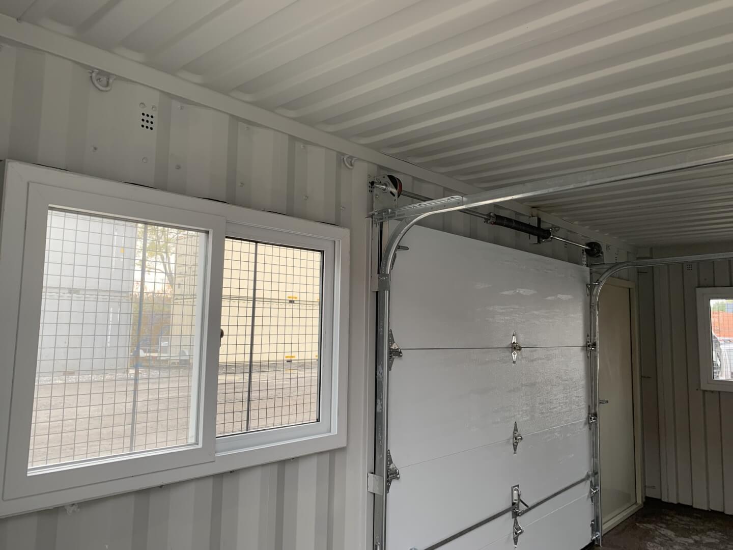 Garage door (preview)