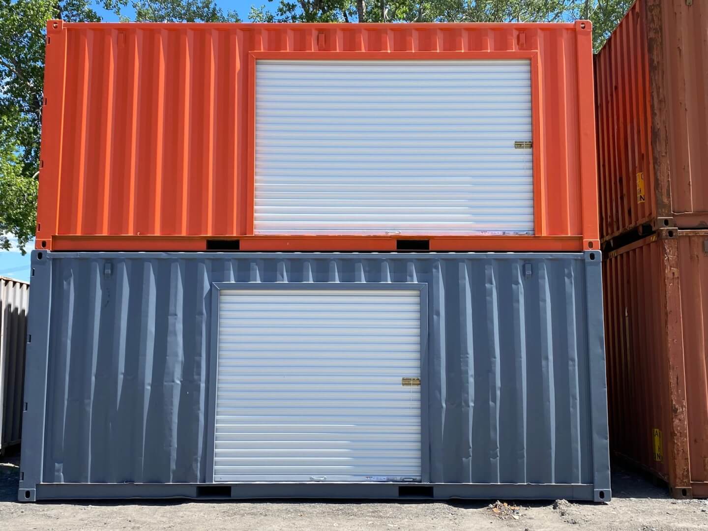 Modified 20′ container model with roll-up door (preview)